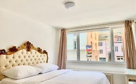 City Apartment - Close To Town - By Pa